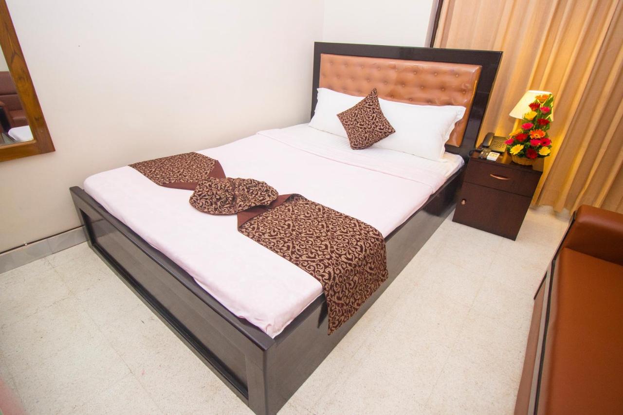 Hotel Suite Palace Dhaka Exterior foto